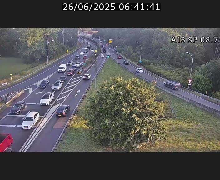 <h2>Traffic live webcam Luxembourg Jonction Lankelz - A13 direction Pétange - BK 8.7 </h2>