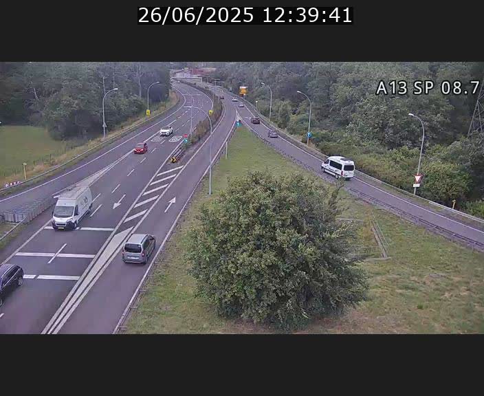 <h2>Traffic live webcam Luxembourg Jonction Lankelz - A13 direction Pétange - BK 8.7 </h2>