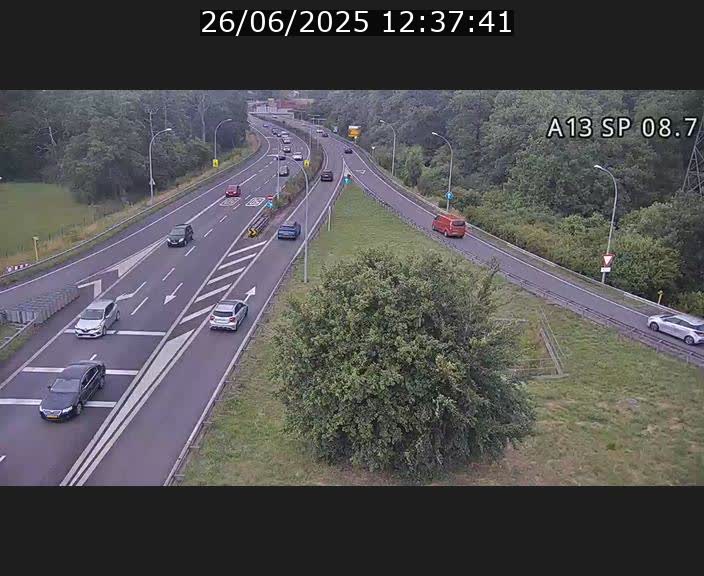<h2>Traffic live webcam Luxembourg Jonction Lankelz - A13 direction Pétange - BK 8.7 </h2>