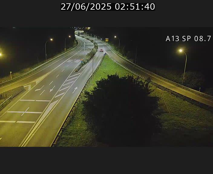 <h2>Traffic live webcam Luxembourg Jonction Lankelz - A13 direction Pétange - BK 8.7 </h2>