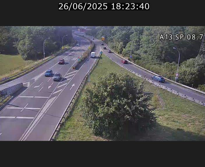 <h2>Traffic live webcam Luxembourg Jonction Lankelz - A13 direction Pétange - BK 8.7 </h2>
