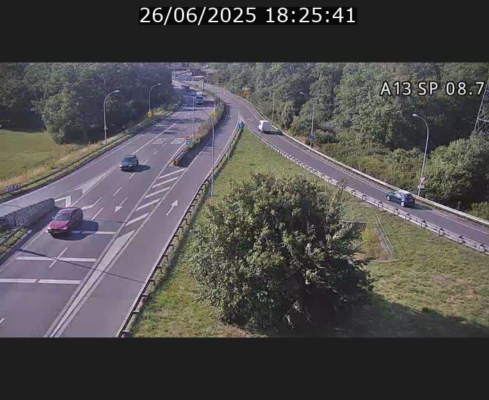 <h2>Traffic live webcam Luxembourg Jonction Lankelz - A13 direction Pétange - BK 8.7 </h2>