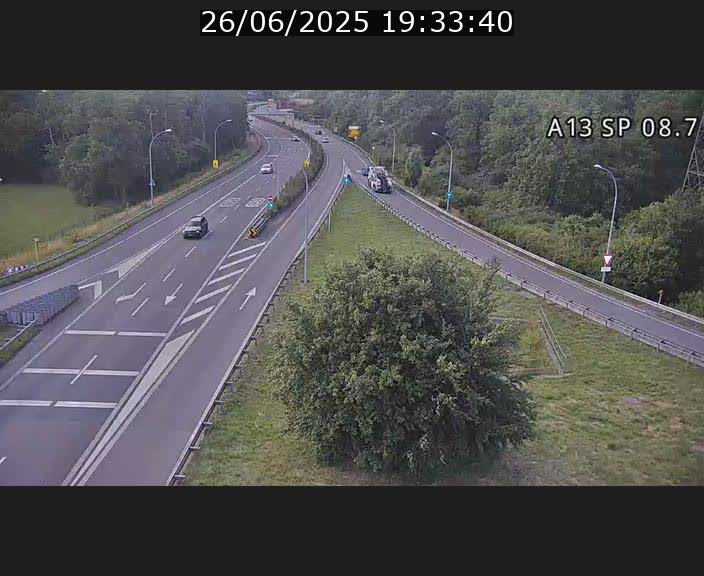 <h2>Traffic live webcam Luxembourg Jonction Lankelz - A13 direction Pétange - BK 8.7 </h2>