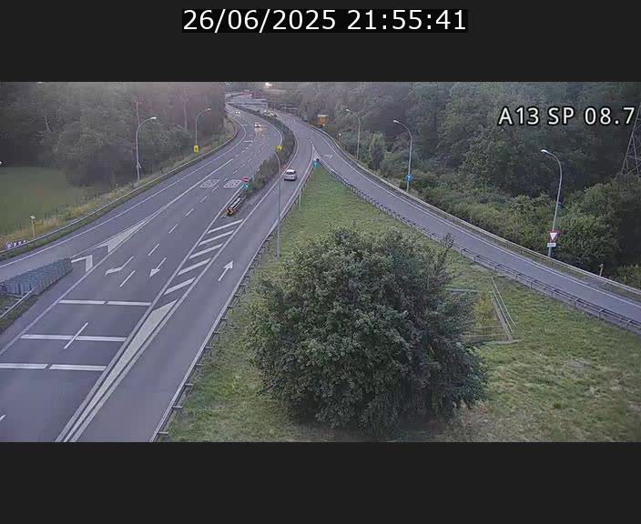 <h2>Traffic live webcam Luxembourg Jonction Lankelz - A13 direction Pétange - BK 8.7 </h2>