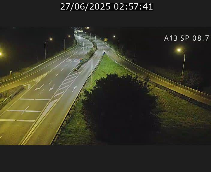 <h2>Traffic live webcam Luxembourg Jonction Lankelz - A13 direction Pétange - BK 8.7 </h2>