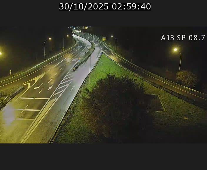 <h2>Traffic live webcam Luxembourg Jonction Lankelz - A13 direction Pétange - BK 8.7 </h2>