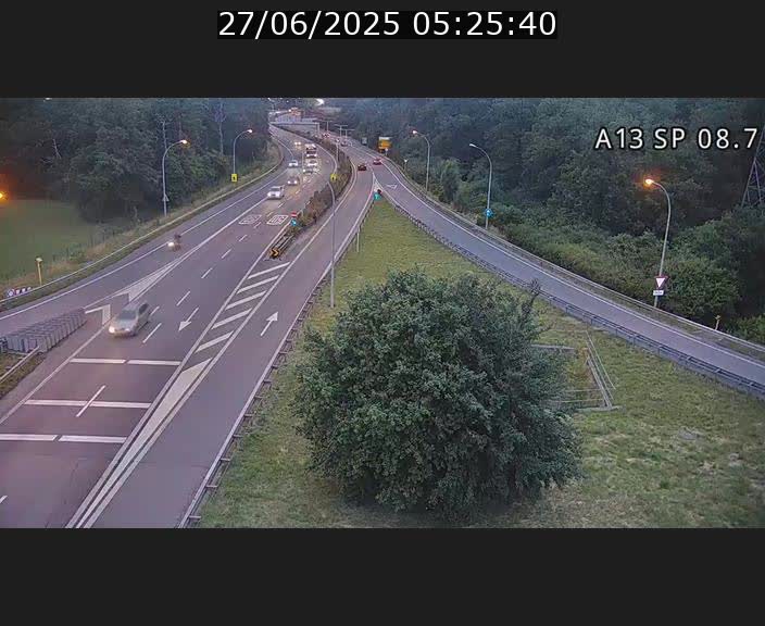 <h2>Traffic live webcam Luxembourg Jonction Lankelz - A13 direction Pétange - BK 8.7 </h2>