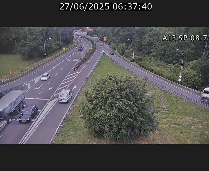 <h2>Traffic live webcam Luxembourg Jonction Lankelz - A13 direction Pétange - BK 8.7 </h2>