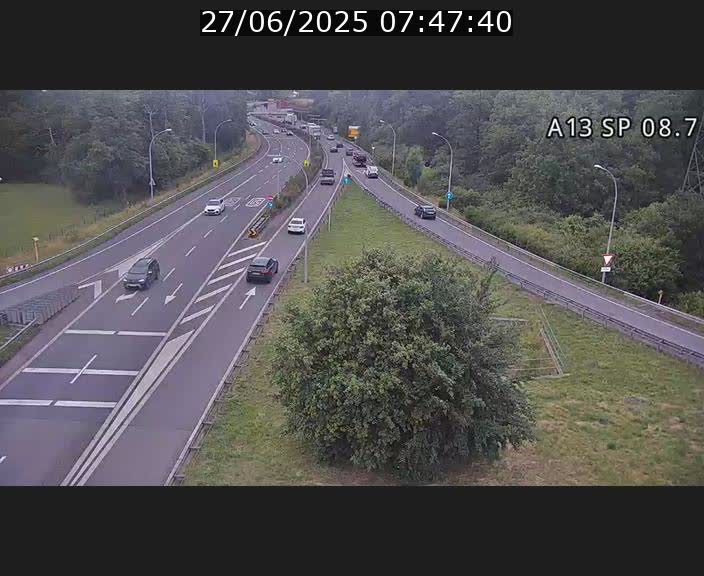 <h2>Traffic live webcam Luxembourg Jonction Lankelz - A13 direction Pétange - BK 8.7 </h2>