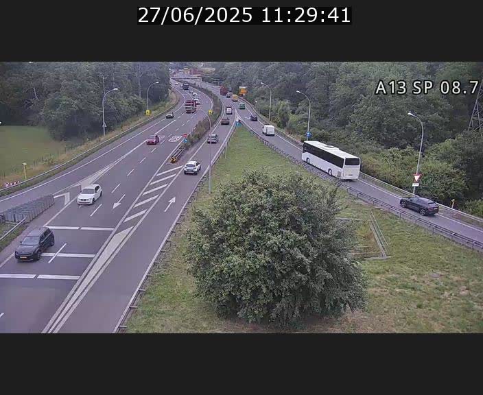 <h2>Traffic live webcam Luxembourg Jonction Lankelz - A13 direction Pétange - BK 8.7 </h2>