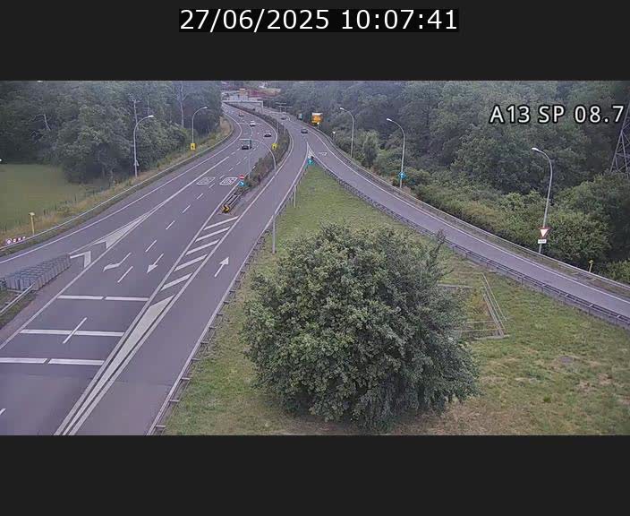 <h2>Traffic live webcam Luxembourg Jonction Lankelz - A13 direction Pétange - BK 8.7 </h2>