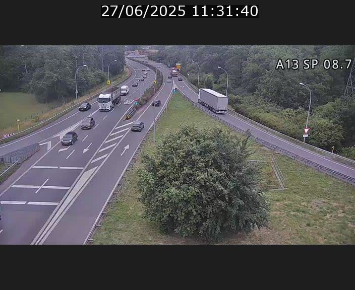 <h2>Traffic live webcam Luxembourg Jonction Lankelz - A13 direction Pétange - BK 8.7 </h2>