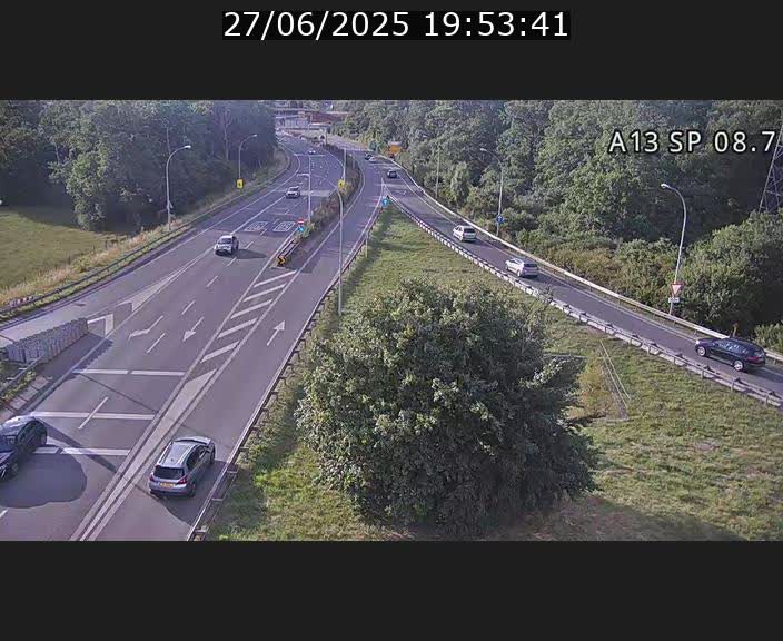 <h2>Traffic live webcam Luxembourg Jonction Lankelz - A13 direction Pétange - BK 8.7 </h2>