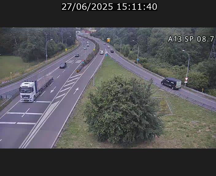 <h2>Traffic live webcam Luxembourg Jonction Lankelz - A13 direction Pétange - BK 8.7 </h2>