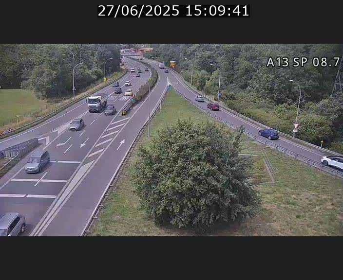 <h2>Traffic live webcam Luxembourg Jonction Lankelz - A13 direction Pétange - BK 8.7 </h2>
