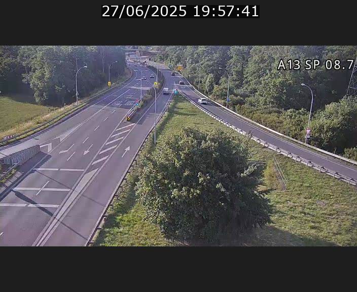 <h2>Traffic live webcam Luxembourg Jonction Lankelz - A13 direction Pétange - BK 8.7 </h2>