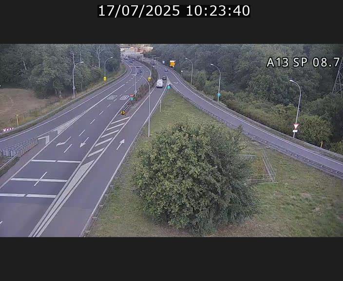 <h2>Traffic live webcam Luxembourg Jonction Lankelz - A13 direction Pétange - BK 8.7 </h2>