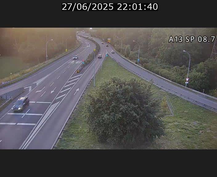 <h2>Traffic live webcam Luxembourg Jonction Lankelz - A13 direction Pétange - BK 8.7 </h2>