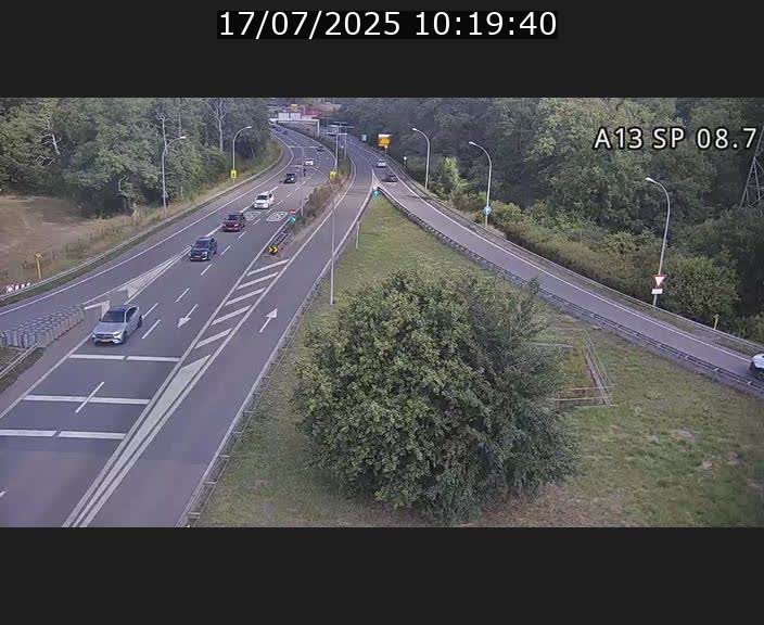 <h2>Traffic live webcam Luxembourg Jonction Lankelz - A13 direction Pétange - BK 8.7 </h2>