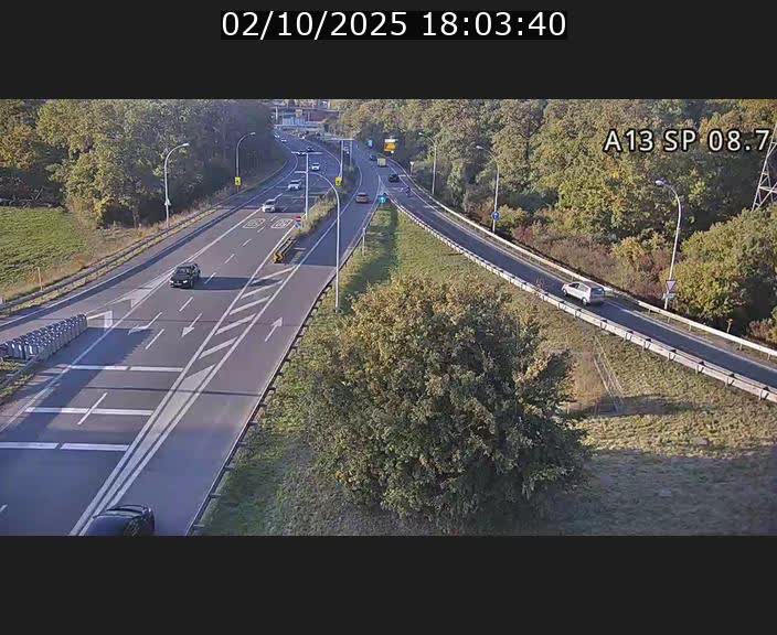 <h2>Traffic live webcam Luxembourg Jonction Lankelz - A13 direction Pétange - BK 8.7 </h2>