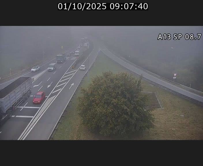 <h2>Traffic live webcam Luxembourg Jonction Lankelz - A13 direction Pétange - BK 8.7 </h2>