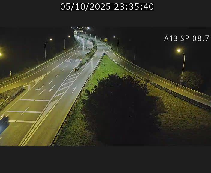 <h2>Traffic live webcam Luxembourg Jonction Lankelz - A13 direction Pétange - BK 8.7 </h2>