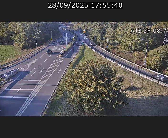 <h2>Traffic live webcam Luxembourg Jonction Lankelz - A13 direction Pétange - BK 8.7 </h2>