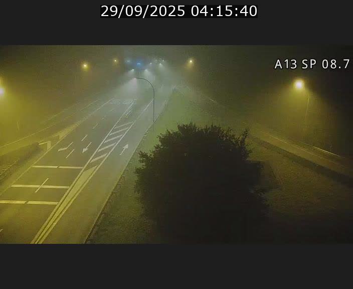<h2>Traffic live webcam Luxembourg Jonction Lankelz - A13 direction Pétange - BK 8.7 </h2>