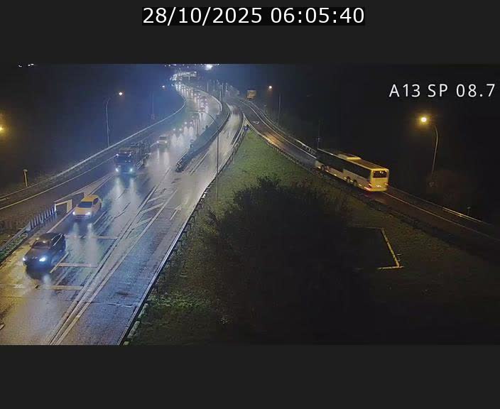 <h2>Traffic live webcam Luxembourg Jonction Lankelz - A13 direction Pétange - BK 8.7 </h2>