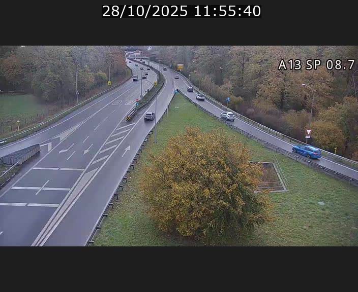 Traffic live webcam Luxembourg Jonction Lankelz - A13 direction Pétange - BK 8.7