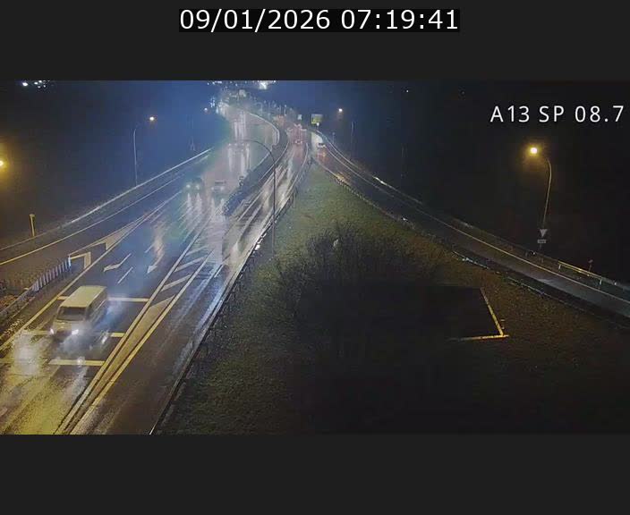 Traffic live webcam Luxembourg Jonction Lankelz - A13 direction Pétange - BK 8.7 