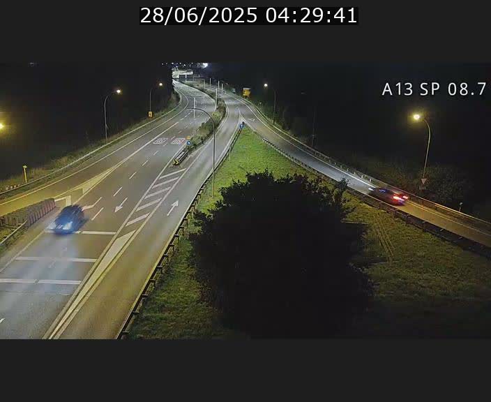 <h2>Traffic live webcam Luxembourg Jonction Lankelz - A13 direction Pétange - BK 8.7 </h2>
