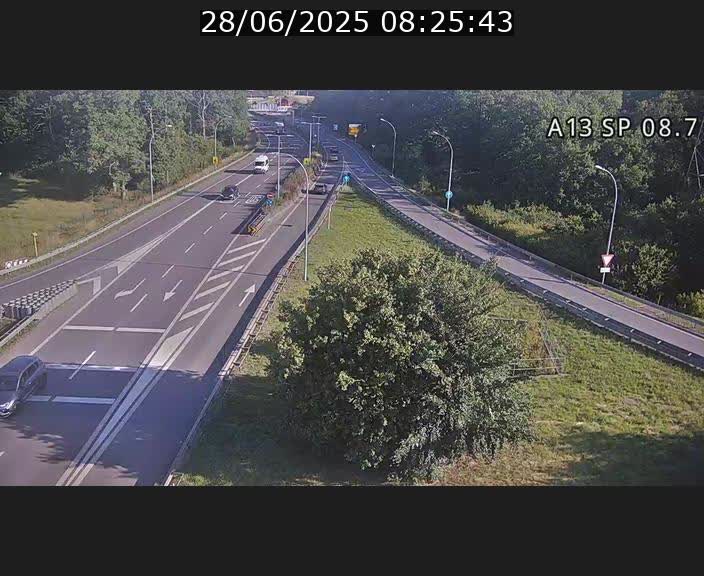 <h2>Traffic live webcam Luxembourg Jonction Lankelz - A13 direction Pétange - BK 8.7 </h2>
