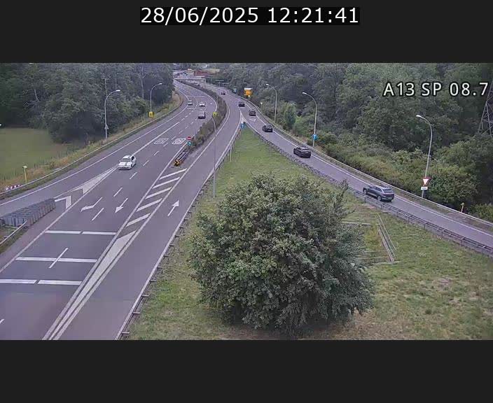 <h2>Traffic live webcam Luxembourg Jonction Lankelz - A13 direction Pétange - BK 8.7 </h2>