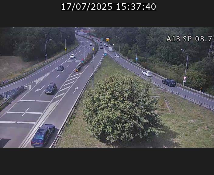 <h2>Traffic live webcam Luxembourg Jonction Lankelz - A13 direction Pétange - BK 8.7 </h2>