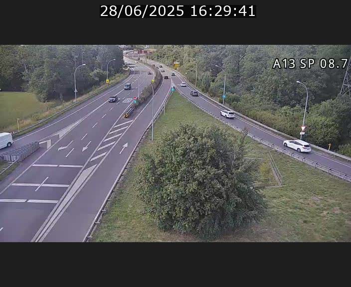 <h2>Traffic live webcam Luxembourg Jonction Lankelz - A13 direction Pétange - BK 8.7 </h2>