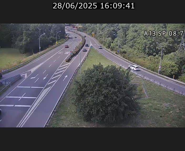 <h2>Traffic live webcam Luxembourg Jonction Lankelz - A13 direction Pétange - BK 8.7 </h2>