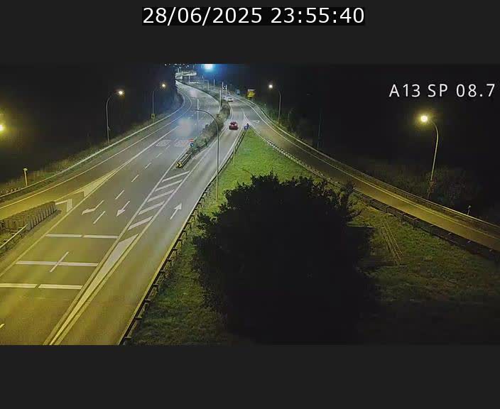 <h2>Traffic live webcam Luxembourg Jonction Lankelz - A13 direction Pétange - BK 8.7 </h2>