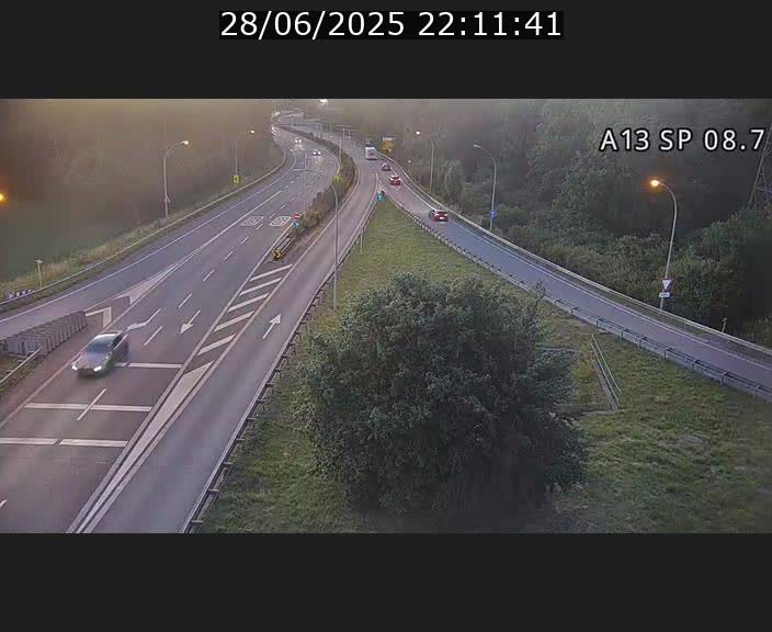 <h2>Traffic live webcam Luxembourg Jonction Lankelz - A13 direction Pétange - BK 8.7 </h2>