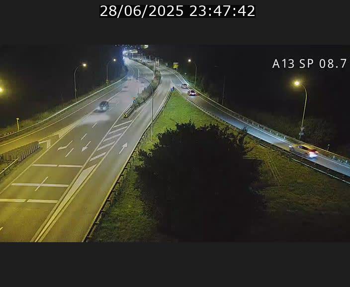 <h2>Traffic live webcam Luxembourg Jonction Lankelz - A13 direction Pétange - BK 8.7 </h2>