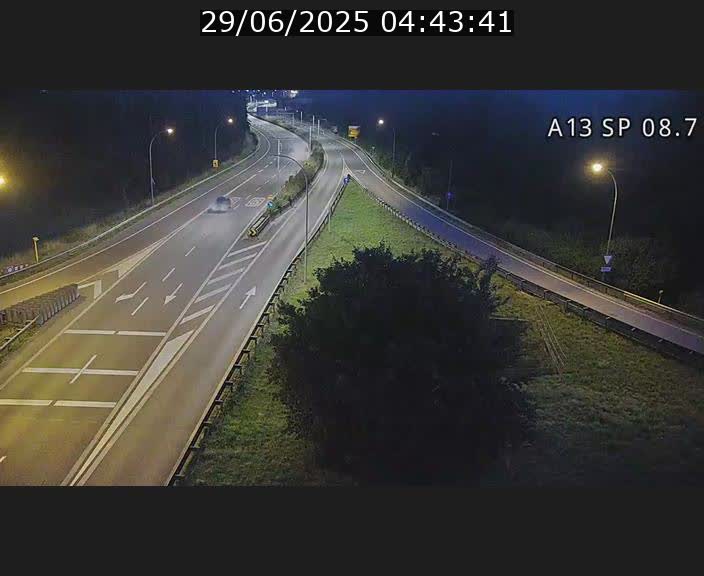 <h2>Traffic live webcam Luxembourg Jonction Lankelz - A13 direction Pétange - BK 8.7 </h2>