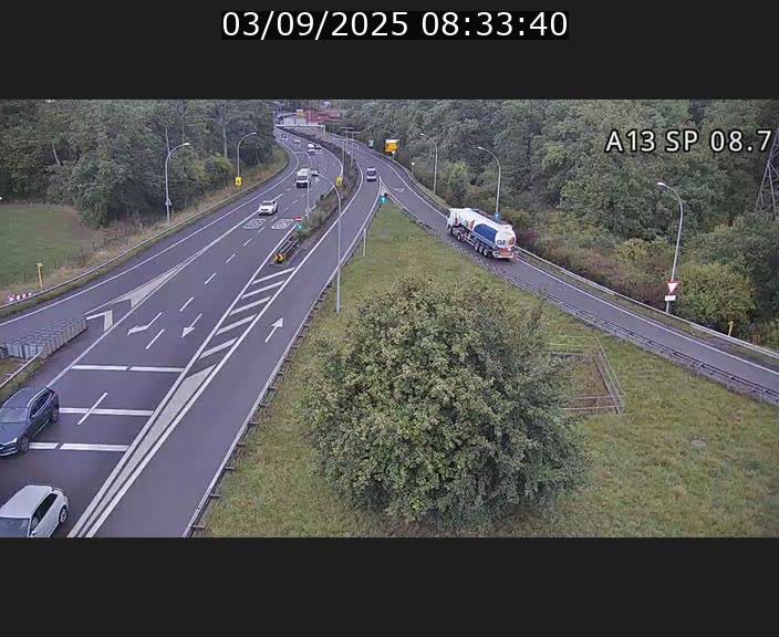 <h2>Traffic live webcam Luxembourg Jonction Lankelz - A13 direction Pétange - BK 8.7 </h2>
