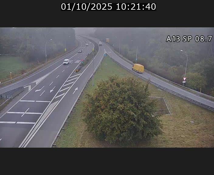 <h2>Traffic live webcam Luxembourg Jonction Lankelz - A13 direction Pétange - BK 8.7 </h2>