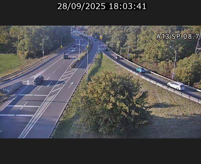 <h2>Traffic live webcam Luxembourg Jonction Lankelz - A13 direction Pétange - BK 8.7 </h2>