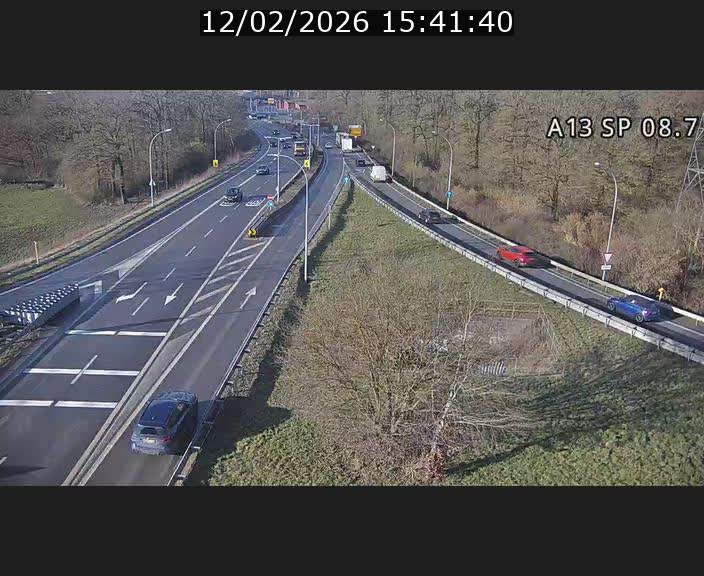 Traffic live webcam Luxembourg Jonction Lankelz - A13 direction Pétange - BK 8.7
