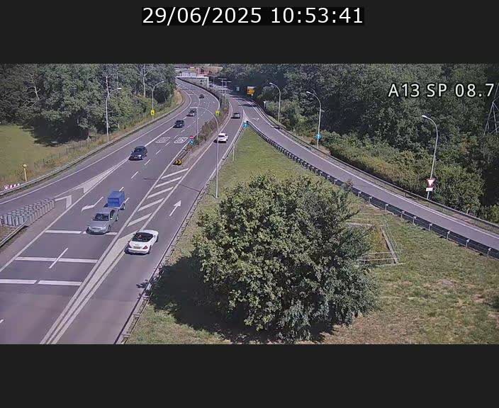 <h2>Traffic live webcam Luxembourg Jonction Lankelz - A13 direction Pétange - BK 8.7 </h2>