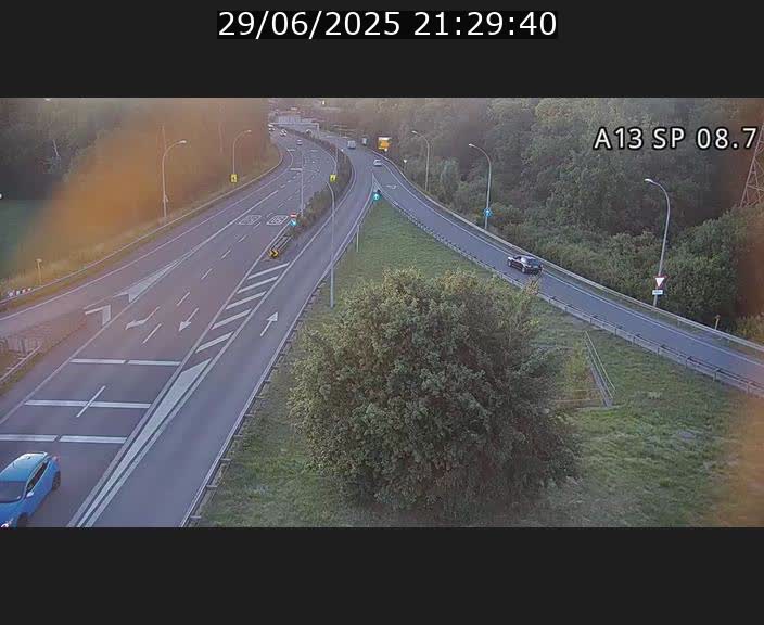 <h2>Traffic live webcam Luxembourg Jonction Lankelz - A13 direction Pétange - BK 8.7 </h2>