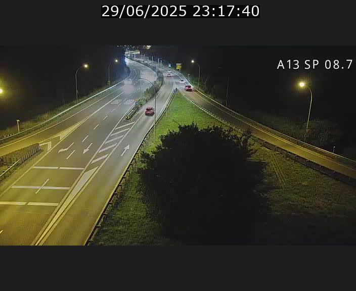 <h2>Traffic live webcam Luxembourg Jonction Lankelz - A13 direction Pétange - BK 8.7 </h2>