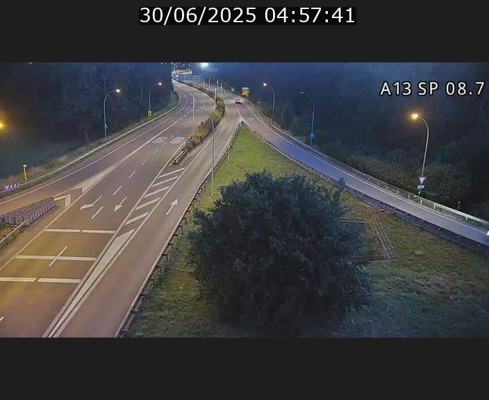 <h2>Traffic live webcam Luxembourg Jonction Lankelz - A13 direction Pétange - BK 8.7 </h2>