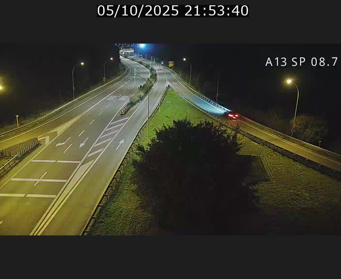 <h2>Traffic live webcam Luxembourg Jonction Lankelz - A13 direction Pétange - BK 8.7 </h2>
